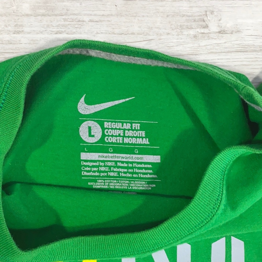 Nike Tee Shirt - Picture 4 of 4